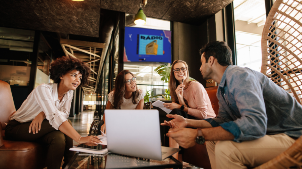 pessoas em um treinamento corporativo