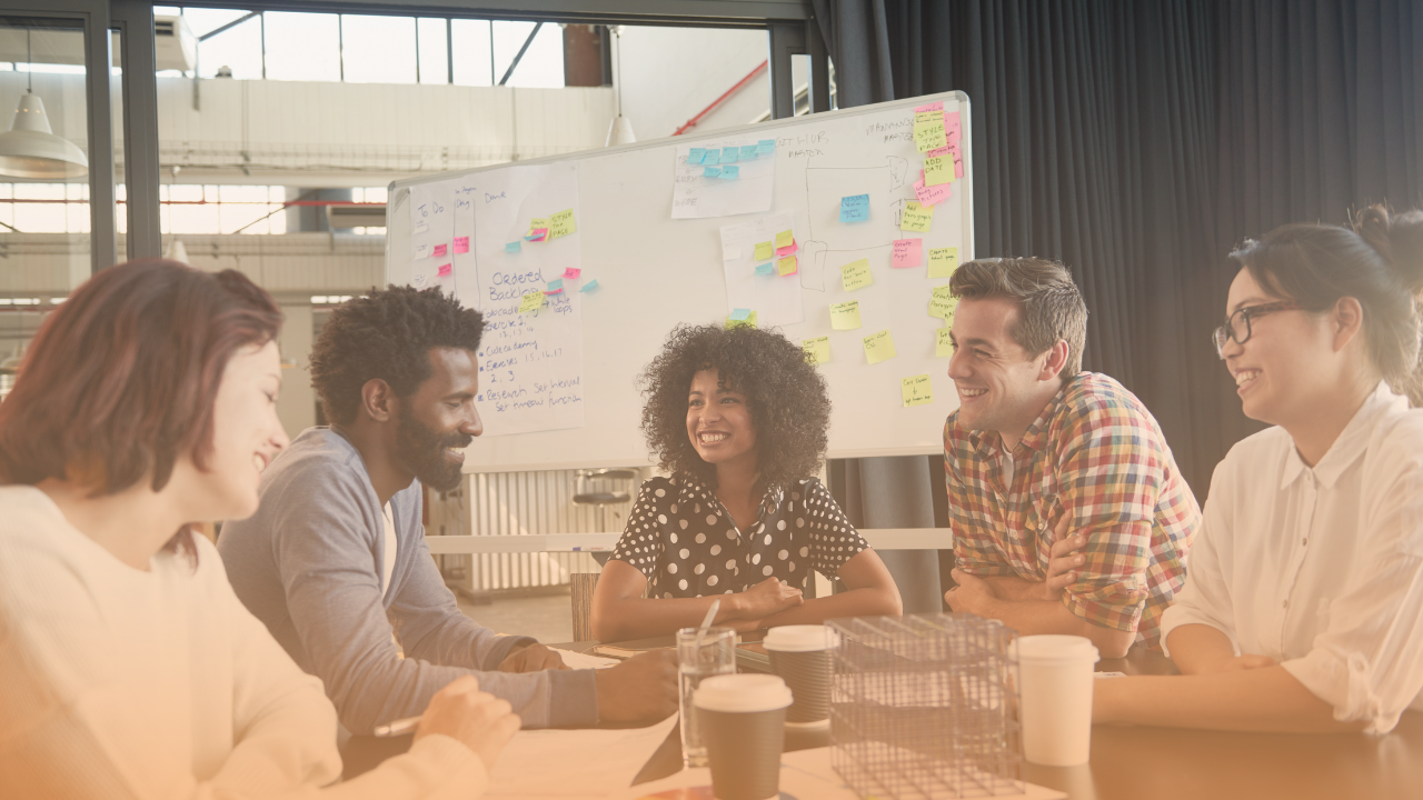 Ações de endomarketing: 20 ideias práticas, calendário e estratégias para engajar colaboradores