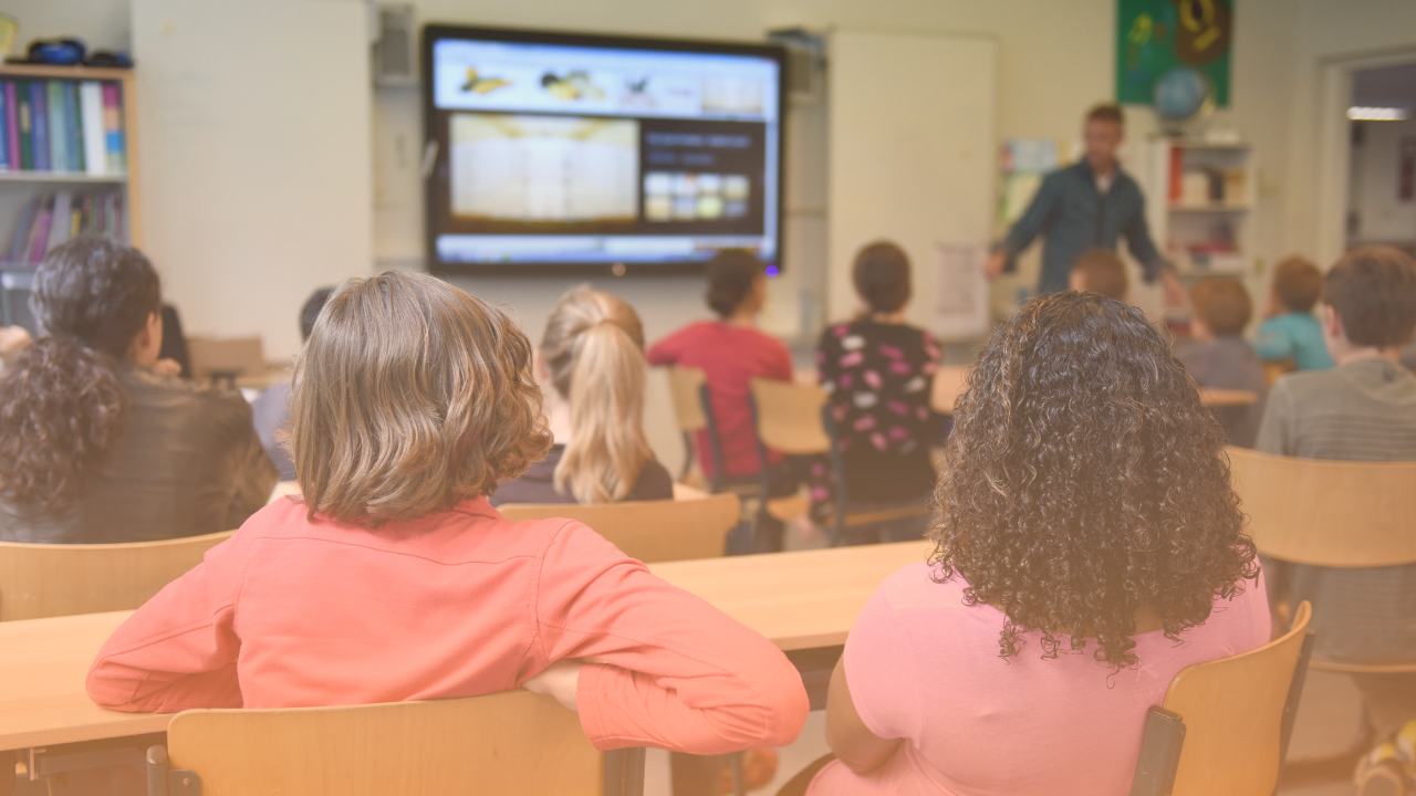 TV Corporativa em Escolas e Universidades: Conectando na Era Digital